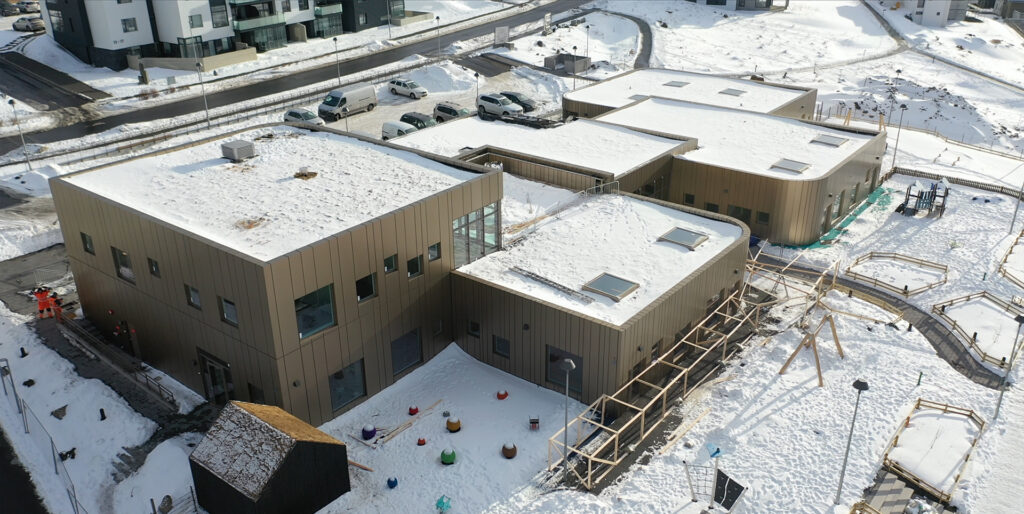 Garðabær Kindergarten built under construction sastudio Tiago Sá sustainable architecture iceland winner first prize 1st kindergarten award mention arquitetura leed swan eco label green building design award suastainability
